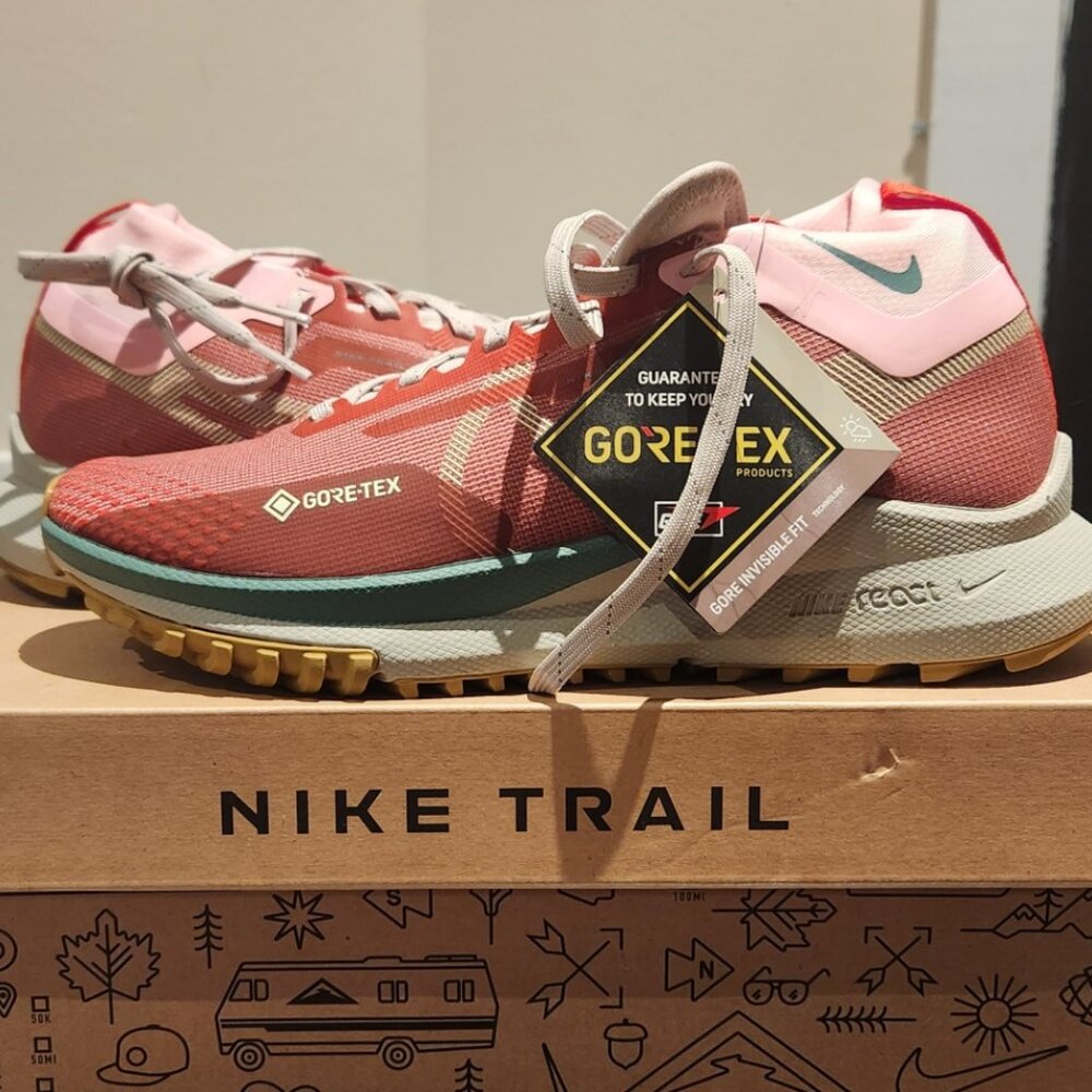 Brand New Nike Gore-Tex Trail Shoes – Size 7.5